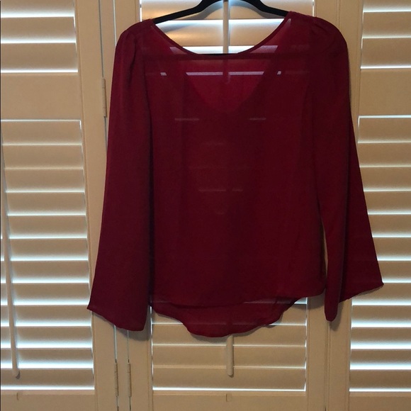 Red Tobi top with open back - Picture 2 of 2